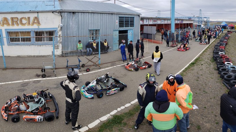 Vuelve el karting al autodromo de Ro Gallegos. 