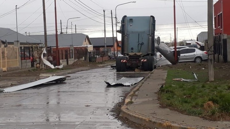 Ro Gallegos: donde se debe llamar en casos de emergencia a raz del viento 