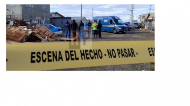 Encuentran a una pareja asesinada a puñaladas en una vivienda