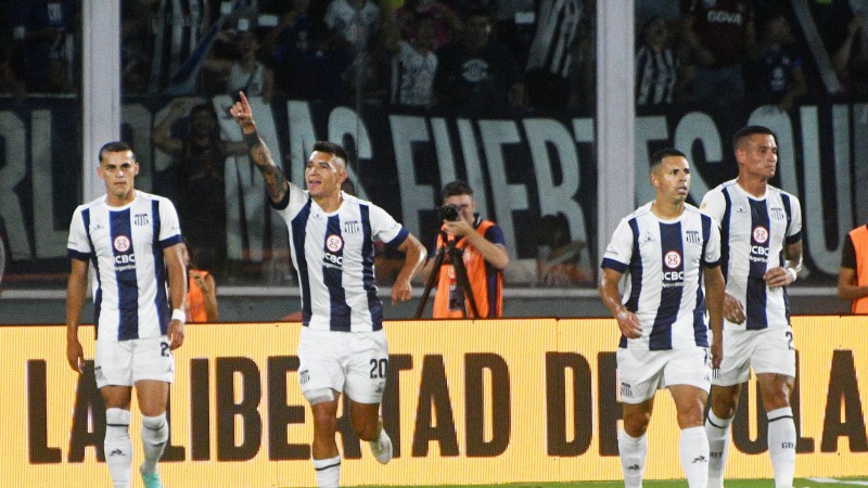 Talleres gole a Central en el Kempes. 