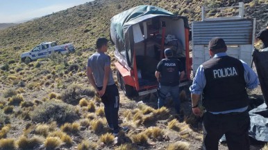 Rescate en Tecka: cinco trabajadores viven en condiciones infrahumanas en un tráiler para caballos