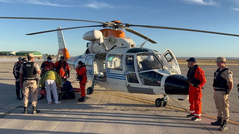 Emergencia en Alta Mar : Prefectura evacu al tripulante de un pesquero