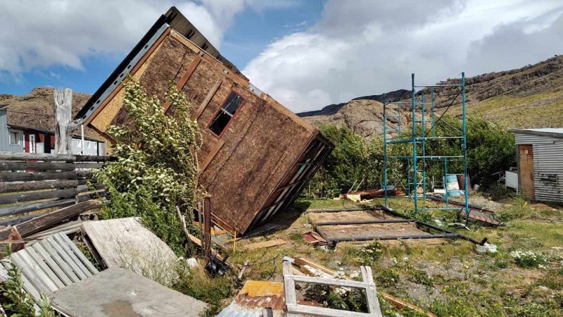 Voladura de una vivienda en El Chaltn por los fuertes vientos 