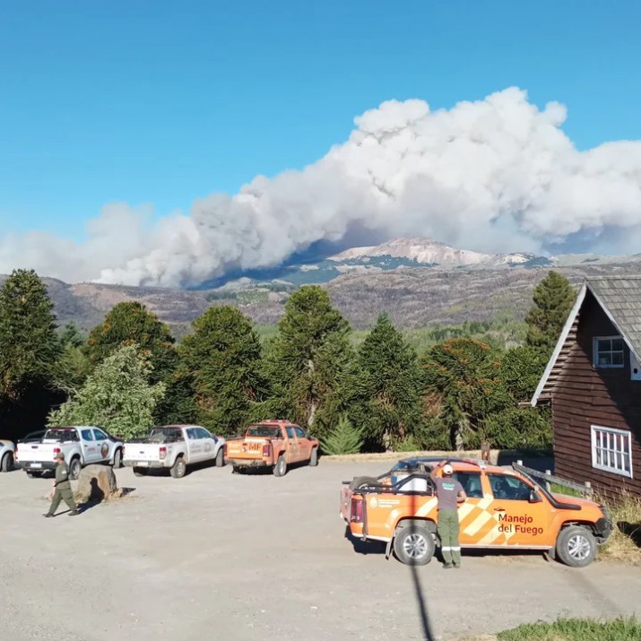 Emergencia en Los Alerces: evacuacin de familias y avance del fuego sobre el ro Percy