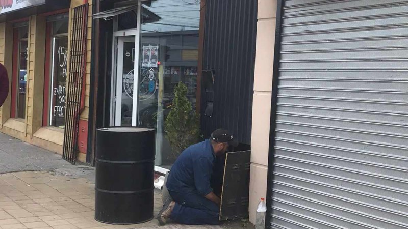 Intervencin de bomberos: prevencin de prdida de gas en una barbera