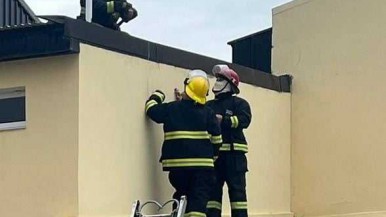 Bomberos intervino en toda Santa Cruz por los fuertes vientos