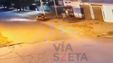 Video: un gendarme mató a balazos a un motochorro en una parada de colectivos 