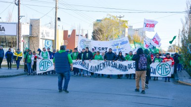 Descuentos salariales: reunión entre trabajadores y autoridades de YCRT pasó a cuarto intermedio 