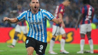 Racing goleó 4 a 1 a San Lorenzo en el primer clásico del campeonato