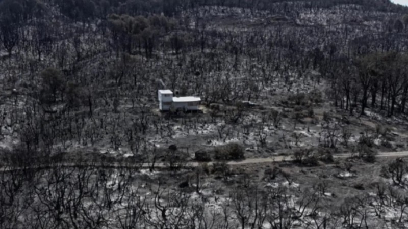 El inexplicable milagro de la casa de Alto Ro Percy que se salv del incendio en medio de la devastacin de la zona