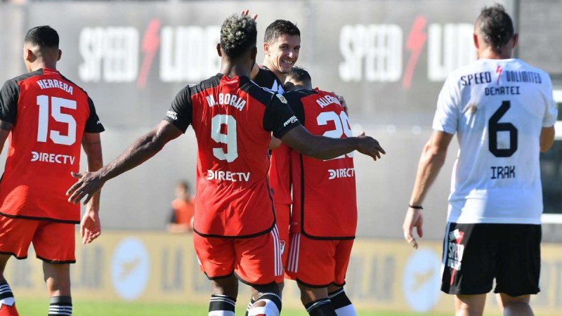 River gole a Riestra y escal a la cima del Grupo A de la Copa de la Liga