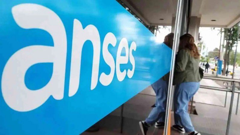 ANSES:  oficializaron quin cobra la Ayuda Escolar, el bono que llega con aumento