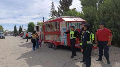 Desarrollaron tareas preventivas contra incendios en la Fiesta de Carnaval en la Isla Pavón