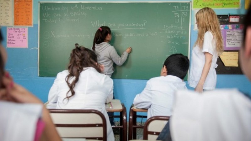 Diputados impulsan ley para prorrogar por cinco aos el Fondo Nacional de Incentivo Docente