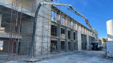 Llugdar recorrió la obra de la Escuela Jerárquica de Km. 5