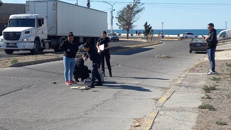  Enfrentamiento en la Costanera local: un joven herido y otro prfugo 