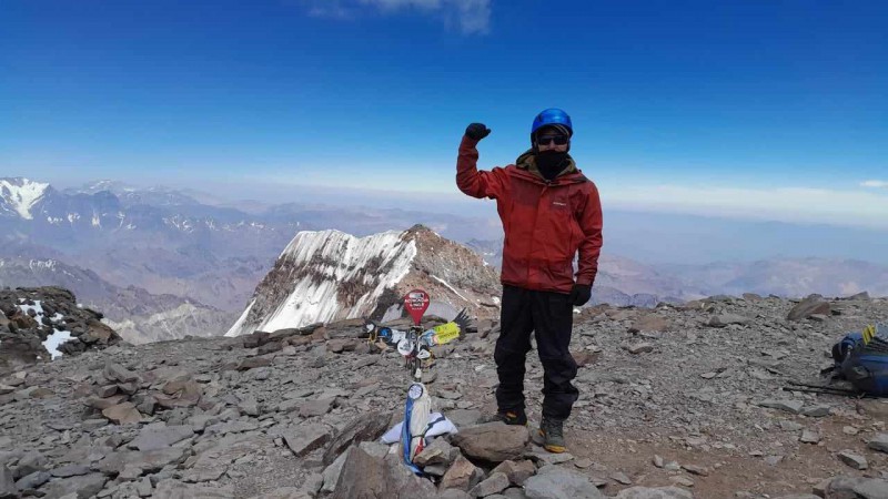 Polica santacruceo conquista la cima del Aconcagua 