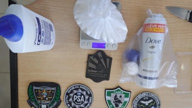  "Fiesta Blanca" en El Calafate: perra adiestrada Candy detecta casi un kilo de cocaína durante la Fiesta Nacional del Lago