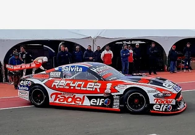 Momento histrico del TC en El Calafate con automviles de la nueva generacin y Thiago Martnez en pista