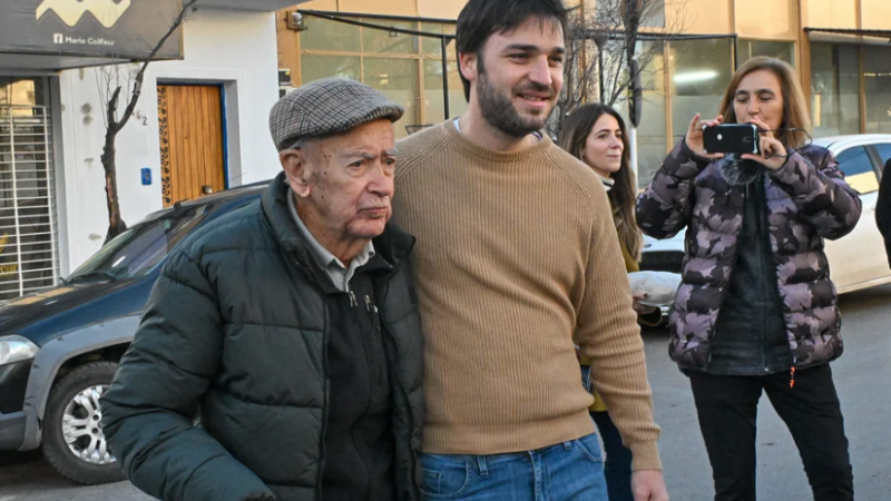 El gobernador de Chubut , Ignacio Torres, sali en defensa de sus recursos. 