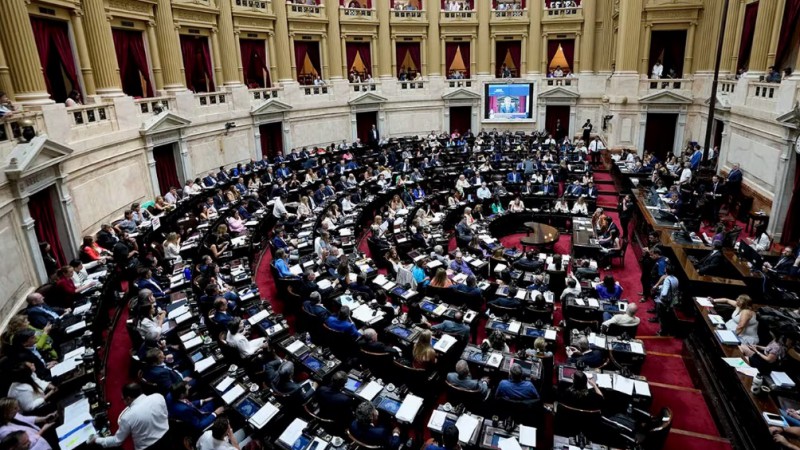 La creacin de las cinco universidades haba sido aprobada por ley en septiembre del ao pasado. 
