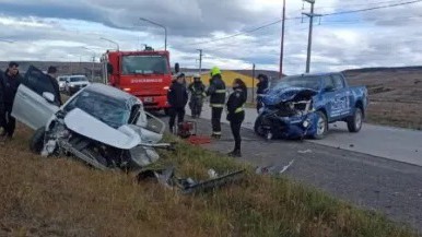 Nuevo accidente en la ruta complementaria 20: colisión entre camioneta y auto