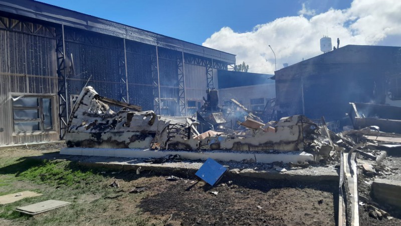 El fuego destruy gran parte del edificio viejo. 