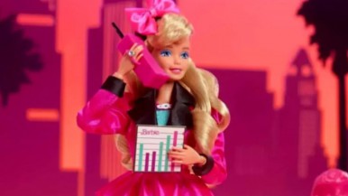 Lanzarán el primer celular inspirado en "Barbie"