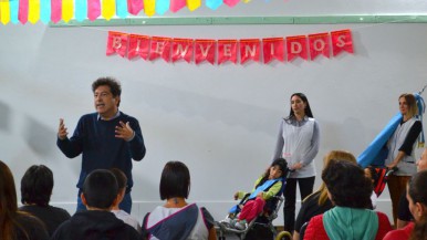 Con normalidad y desafíos: inicio de clases en Santa Cruz y el compromiso de Busquet