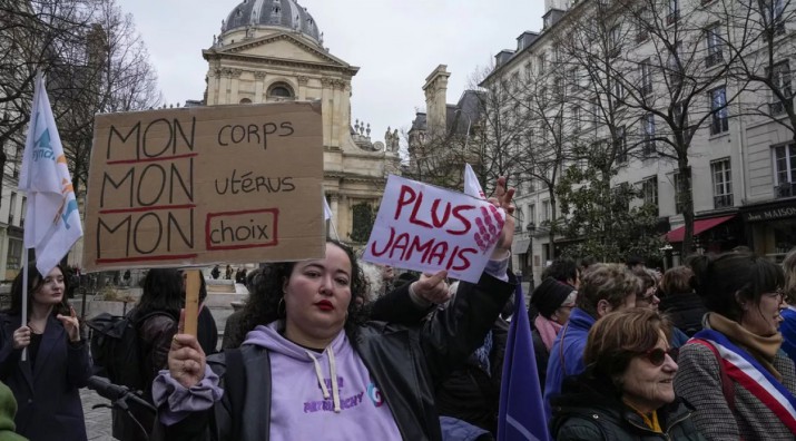 Francia es el primer pas del mundo en hacer del aborto un derecho constitucional