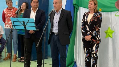 Llugdar presidió la apertura del Ciclo Lectivo en el Instituto Aónikenk