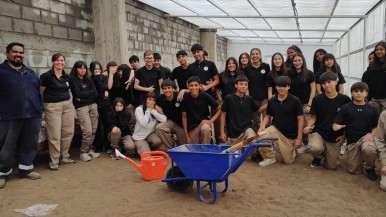 Los alumnos de la Escuela Del Viento iniciaron con los ensayos de hidroponia 