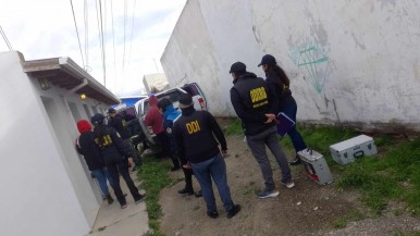 Allanamiento, secuestro de armas y detenidos por ataque a tiros en Río Gallegos 