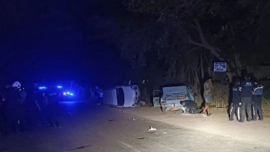 Un conductor ebrio chocó una camioneta estacionada en una banquina: dos muertos