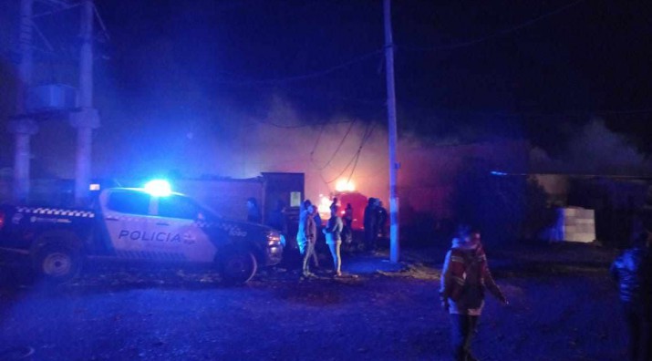 Incendio en el Barrio Madres a la Lucha de Ro Gallegos: qu inform la polica 