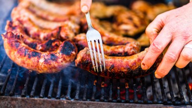 Denunció a sus vecinos por hacer un asado el viernes santo