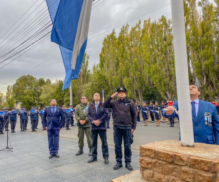 Homenaje a veteranos de guerra y soldados continentales en Ro Gallegos