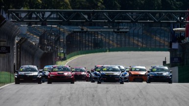 El TCR South America pone primera en Brasil con formato endurance