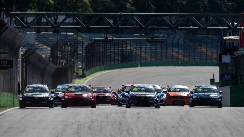 El TCR South America pone primera en Brasil con formato endurance