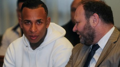 Posible acuerdo económico podría suspender juicio contra Sebastián Villa