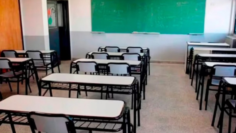 Una nena de 10 aos sorprendi a su profesor de Tecnologa viendo un video porno en clase. 
