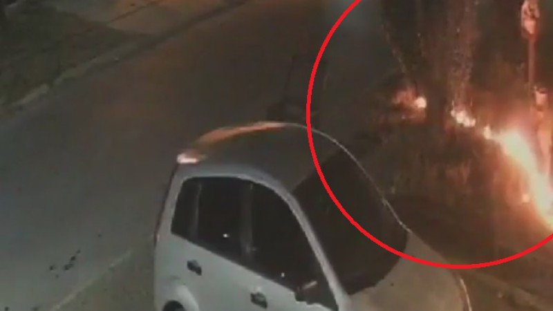 Andrs Huanca denunci que le quisieron prender fuego su auto. 