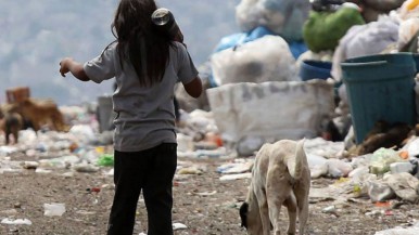 La pobreza aumentó en medio de la caída de los ingresos 