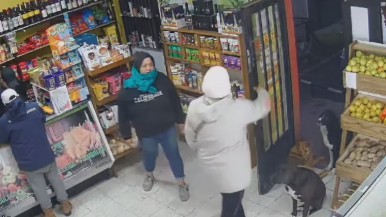 Video: los escracharon en redes luego de robarse dos perfumes en un comercio e Río Gallegos