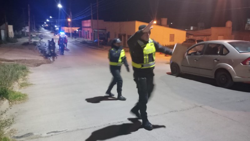 Polica efecta operativos conjuntos en Puerto San Julin y Gobernador Gregores 