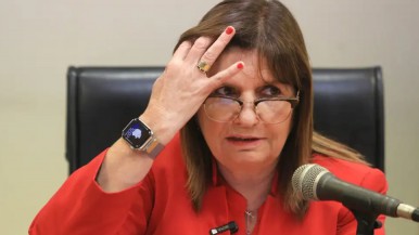 Bullrich contó cuánto cobra como ministra, cruzó a Martín Lousteau y pidió "ser austeros"