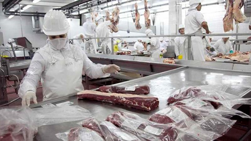 Frigorficos, en alerta por la cada del consumo de la carne vacuna