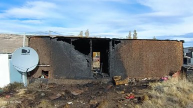 Bomberos controlan incendio en Zona Industrial de El Calafate