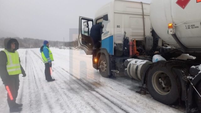 Nieve en la Ruta 3 en Tolhuin trajo complicaciones a los automovilistas