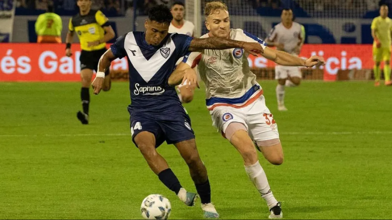 Velez y Argentinos se miden este domingo. 